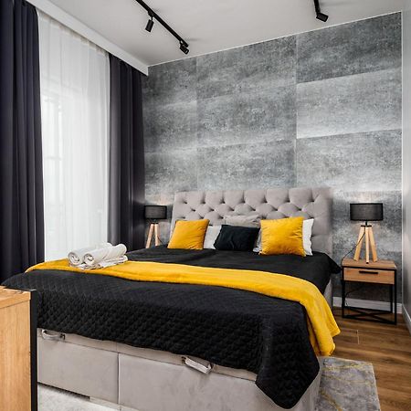 ורשה Wola Tower Deluxe Separate Bedroom With Free Garage - By Perfect Apart מראה חיצוני תמונה