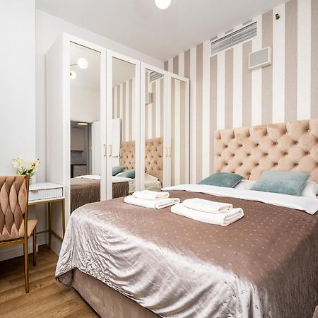 ורשה Wola Tower Deluxe Separate Bedroom With Free Garage - By Perfect Apart מראה חיצוני תמונה