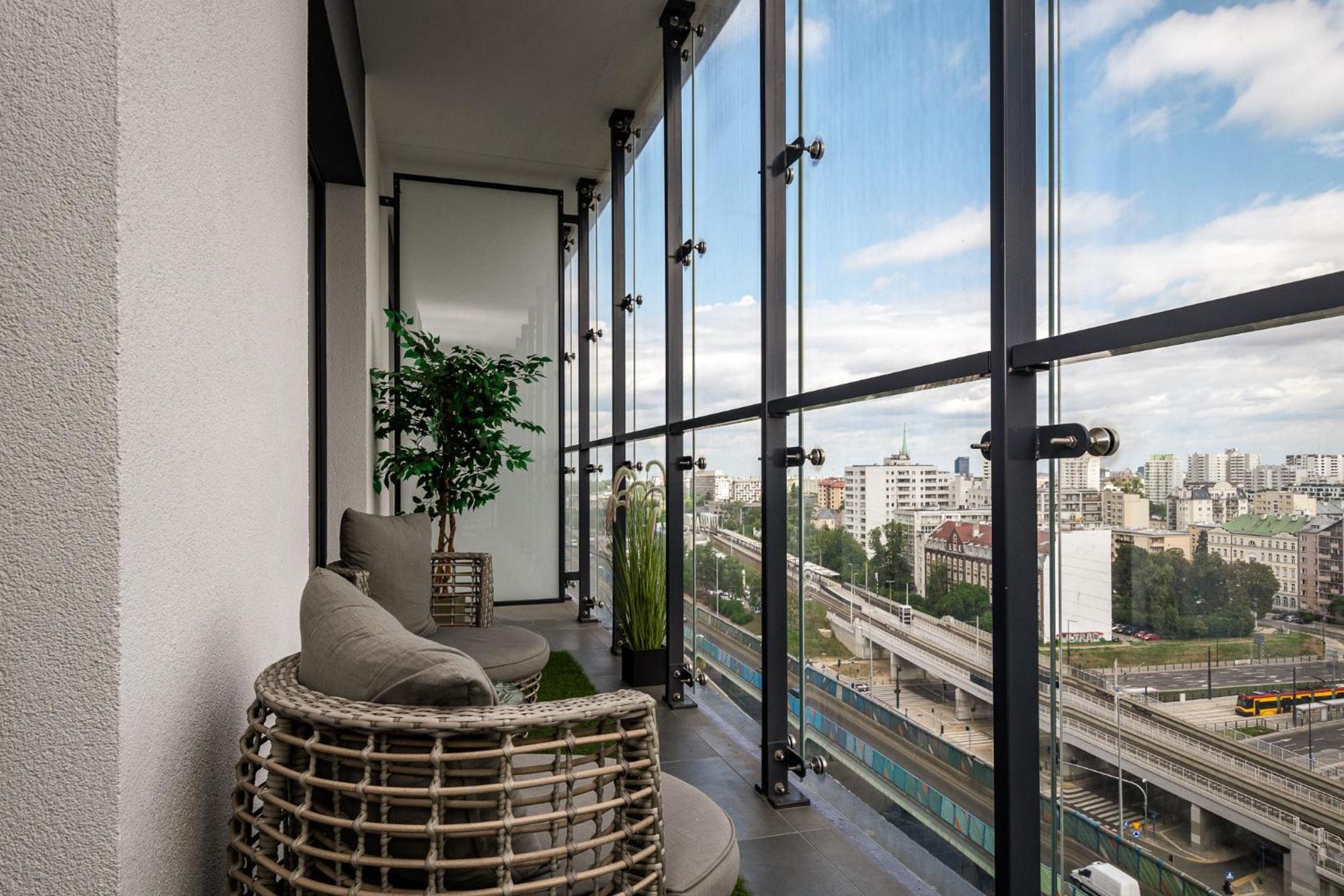 ורשה Wola Tower Deluxe Separate Bedroom With Free Garage - By Perfect Apart מראה חיצוני תמונה