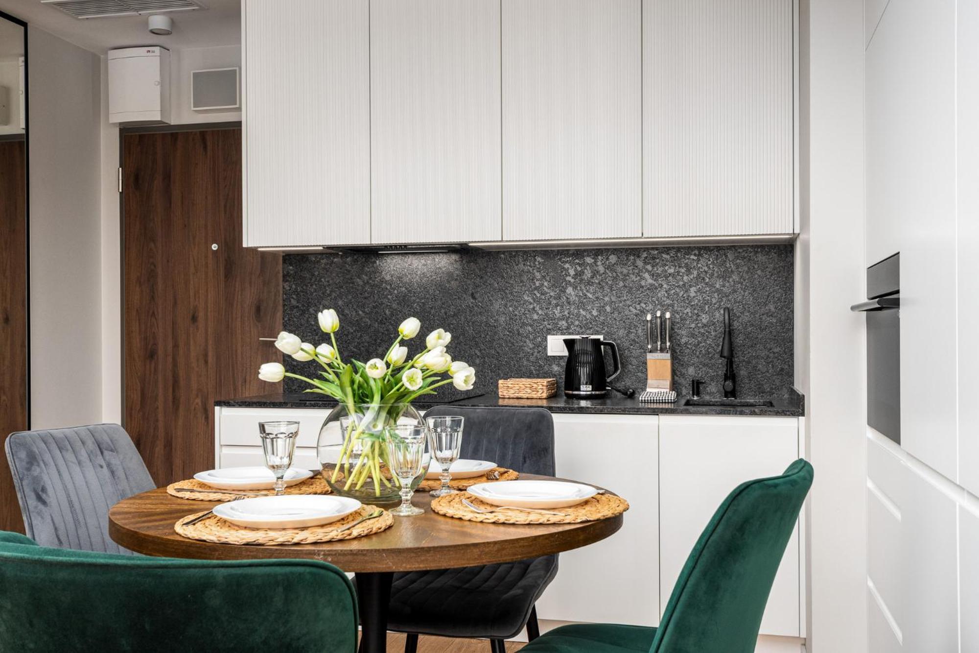 ורשה Wola Tower Deluxe Separate Bedroom With Free Garage - By Perfect Apart מראה חיצוני תמונה