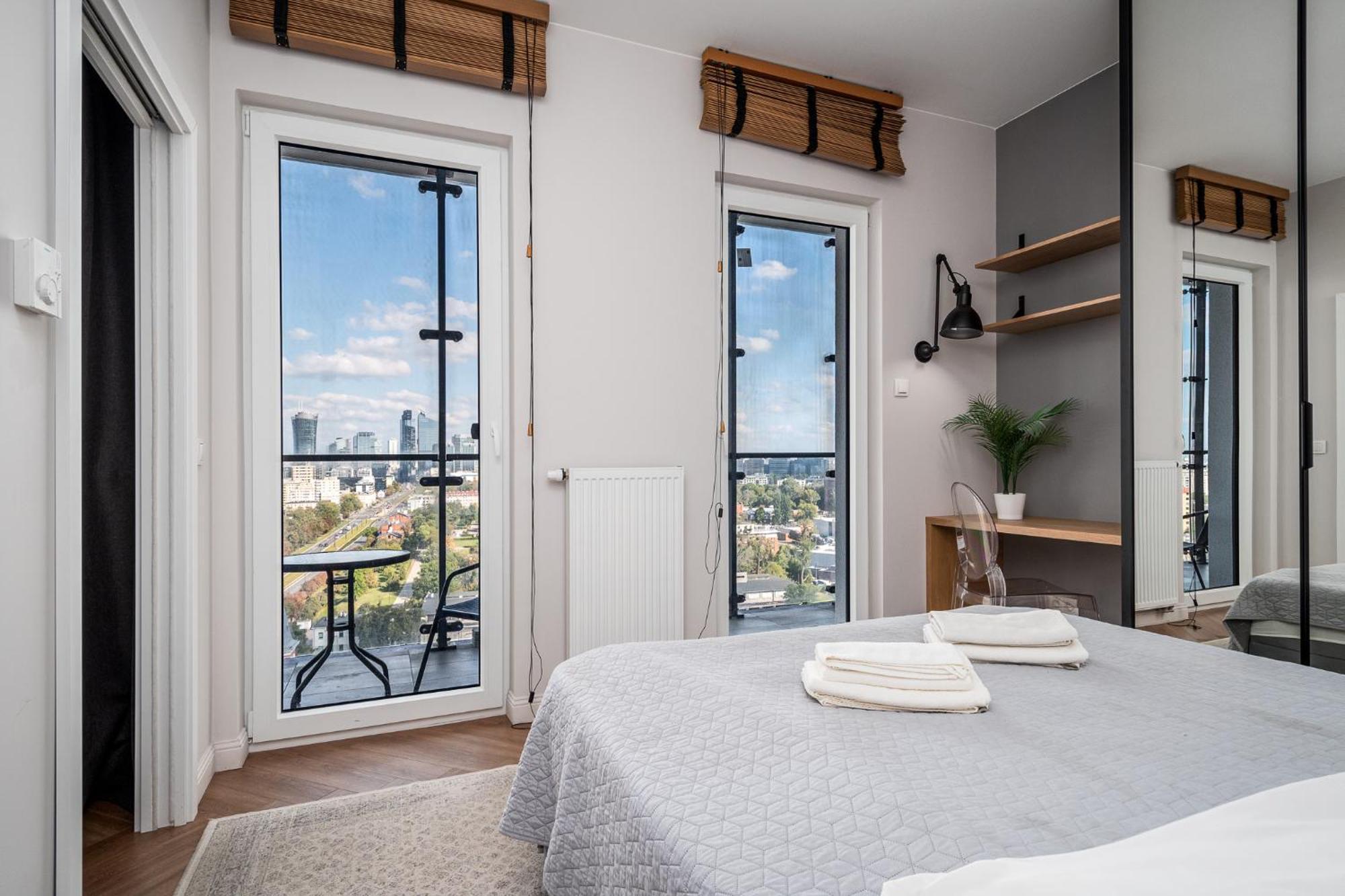 ורשה Wola Tower Deluxe Separate Bedroom With Free Garage - By Perfect Apart מראה חיצוני תמונה