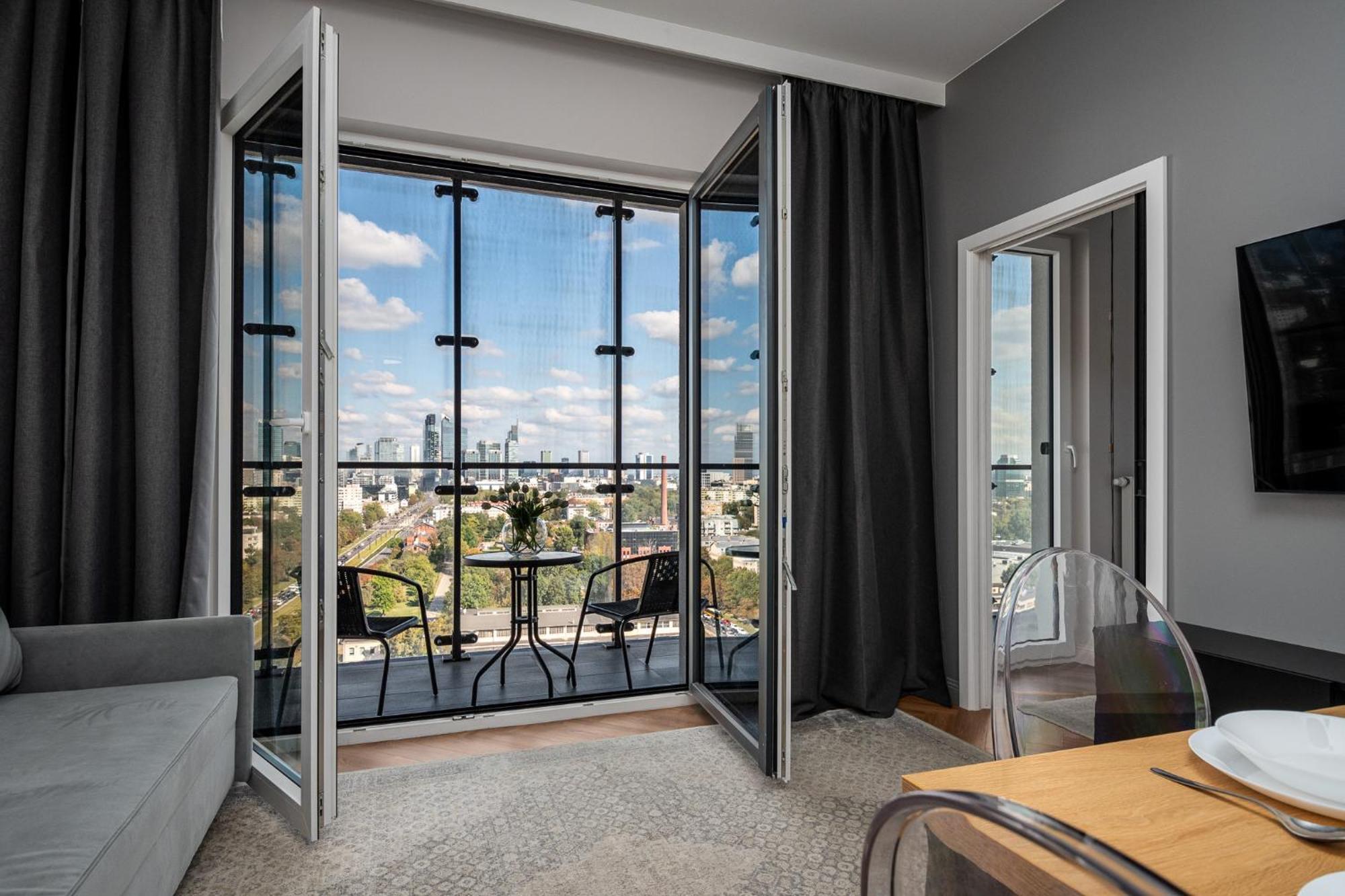 ורשה Wola Tower Deluxe Separate Bedroom With Free Garage - By Perfect Apart מראה חיצוני תמונה