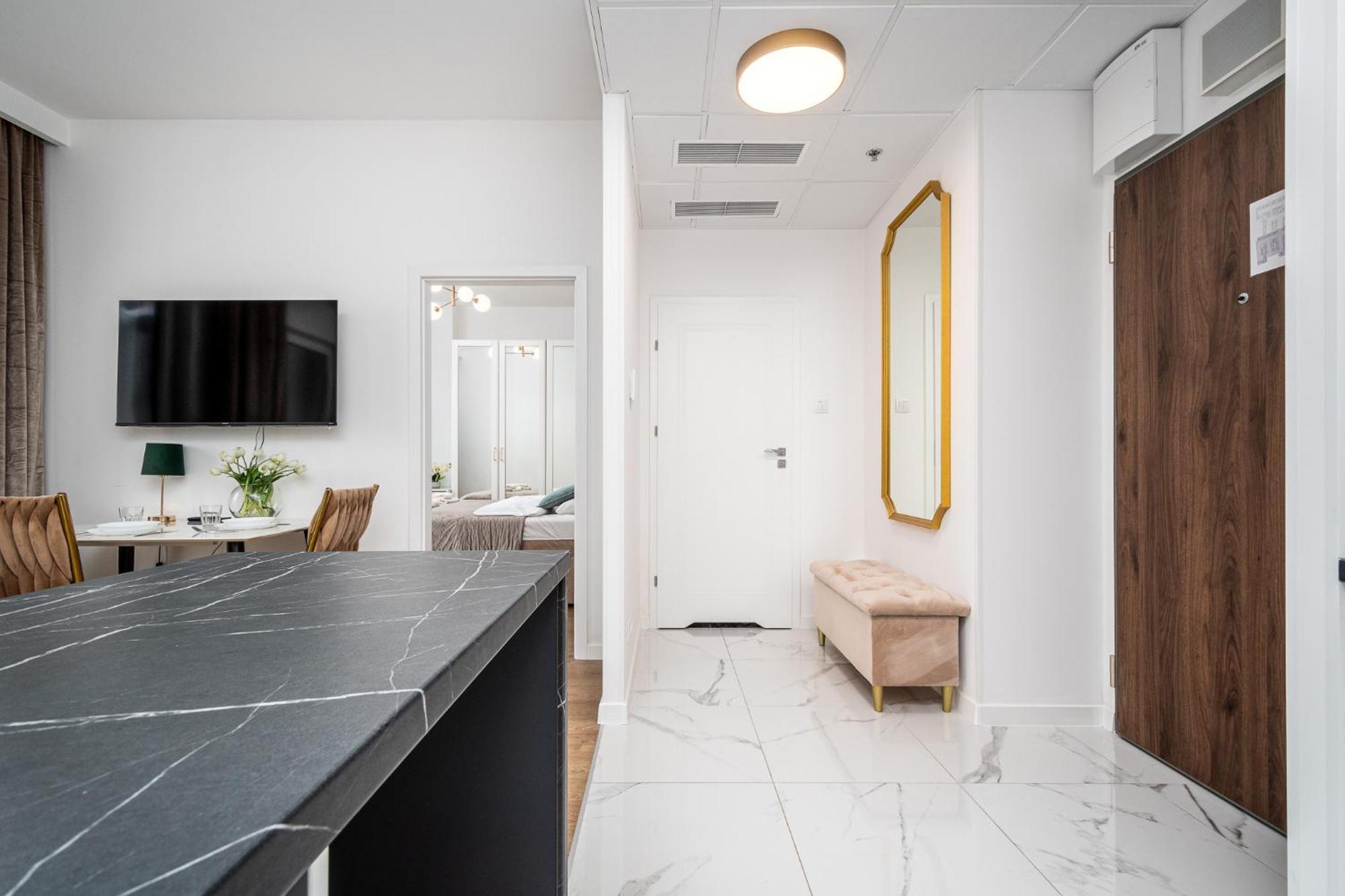 ורשה Wola Tower Deluxe Separate Bedroom With Free Garage - By Perfect Apart מראה חיצוני תמונה